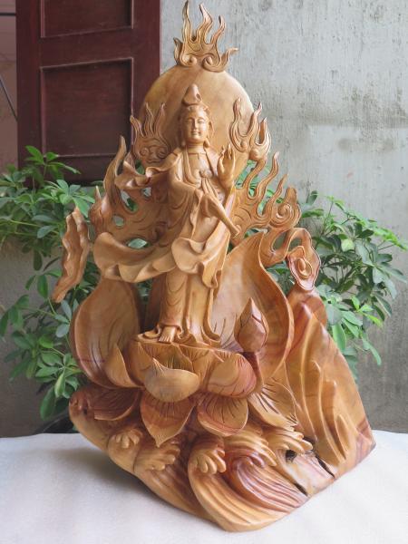 Tượng Phật Bà Đứng Đài Sen Gỗ Xá Xị C70 R50 S25